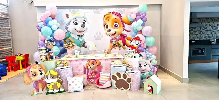 Festa infantil com tema Patrulha Canina em tons pastel